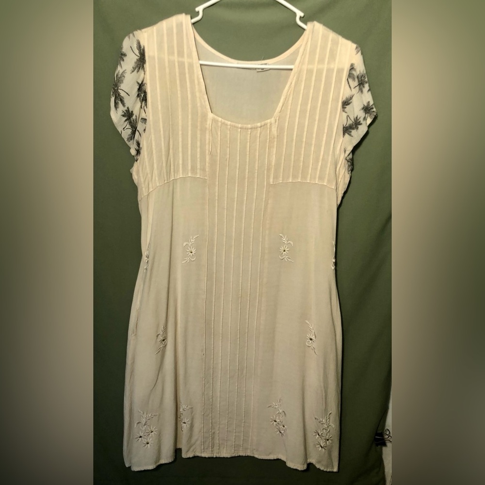 Raya Sun Cream Embroidered Women's Dress ~ M ~ NWOT